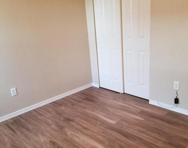 5806 Redstone Mesa Court - Photo Thumbnail 17