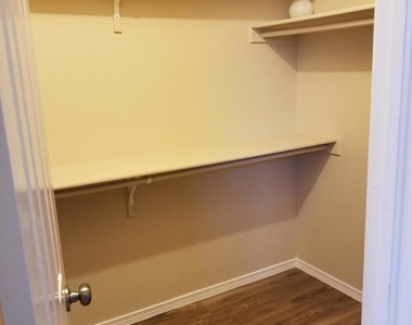 5806 Redstone Mesa Court - Photo Thumbnail 13