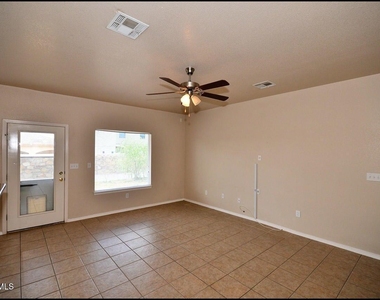 5806 Redstone Mesa Court - Photo Thumbnail 4