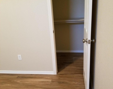 5806 Redstone Mesa Court - Photo Thumbnail 16