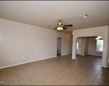 5806 Redstone Mesa Court - Photo Thumbnail 3
