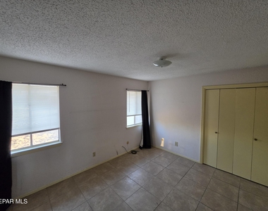 217 Palmary Drive - Photo Thumbnail 5