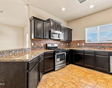 7409 Dewberry Drive - Photo Thumbnail 14