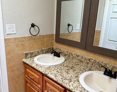 4921 Vista Grande Circle - Photo Thumbnail 28