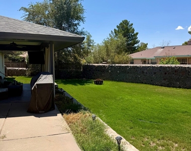 4921 Vista Grande Circle - Photo Thumbnail 32