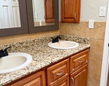 4921 Vista Grande Circle - Photo Thumbnail 27