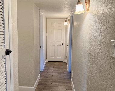 4921 Vista Grande Circle - Photo Thumbnail 14