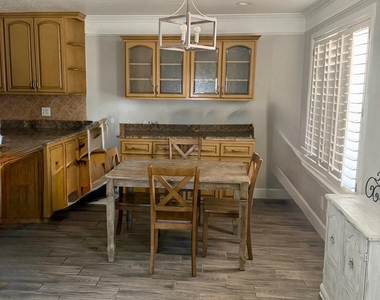 4921 Vista Grande Circle - Photo Thumbnail 7