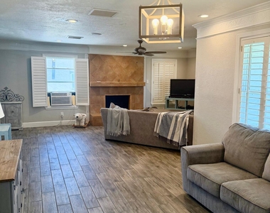 4921 Vista Grande Circle - Photo Thumbnail 6