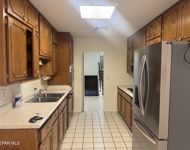 8800 Sampson Court - Photo Thumbnail 5