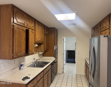 8800 Sampson Court - Photo Thumbnail 7