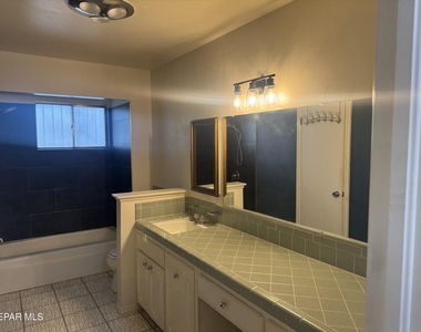 8800 Sampson Court - Photo Thumbnail 31