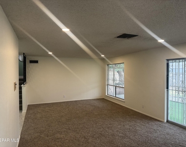 8800 Sampson Court - Photo Thumbnail 11