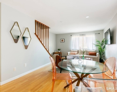 516 Indian Avenue - Photo Thumbnail 3