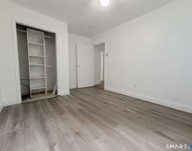 28 Santoro Street - Photo Thumbnail 8
