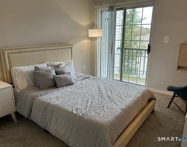 100 Glenbrook Road - Photo Thumbnail 16