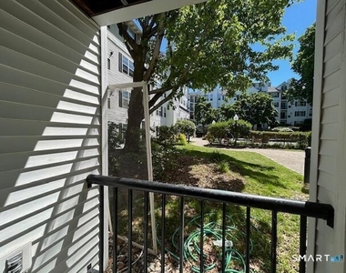 100 Glenbrook Road - Photo Thumbnail 8