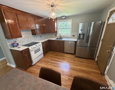 905 Plymouth Street - Photo Thumbnail 2