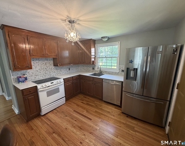 905 Plymouth Street - Photo Thumbnail 1