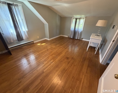 905 Plymouth Street - Photo Thumbnail 12