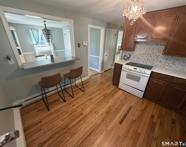 905 Plymouth Street - Photo Thumbnail 3