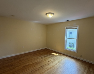 28 Davis Street - Photo Thumbnail 16