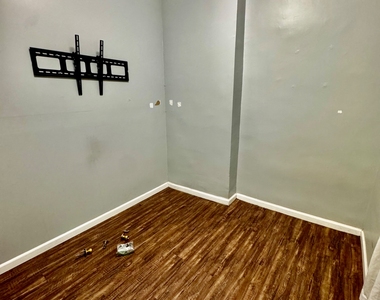 422 St Nicholas Avenue - Photo Thumbnail 3