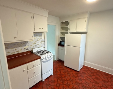 582 Kossuth Street - Photo Thumbnail 4