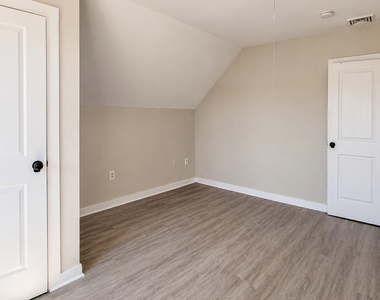187 Hart Street - Photo Thumbnail 6