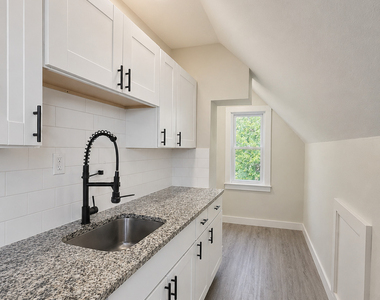187 Hart Street - Photo Thumbnail 4