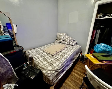 422 St Nicholas Avenue - Photo Thumbnail 4
