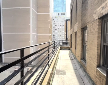 56th & Lexington Ave - Photo Thumbnail 1