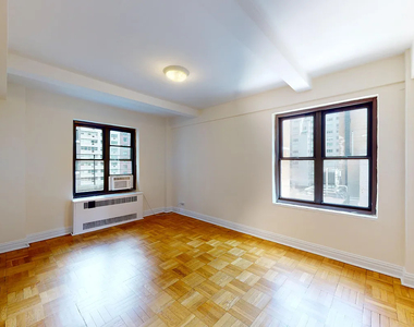56th & Lexington Ave - Photo Thumbnail 2