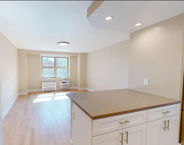 80 North Moore Street - Photo Thumbnail 2