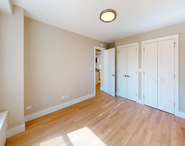 80 North Moore Street - Photo Thumbnail 9