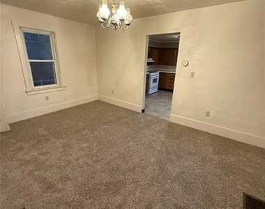 2828 Oak St - Photo Thumbnail 4