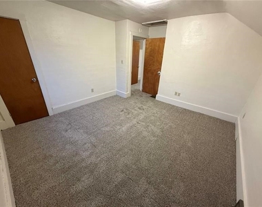2828 Oak St - Photo Thumbnail 11