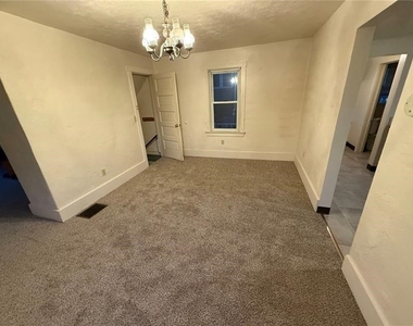 2828 Oak St - Photo Thumbnail 3