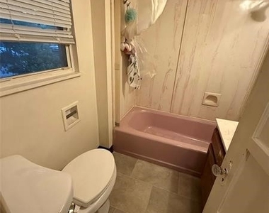 2828 Oak St - Photo Thumbnail 5