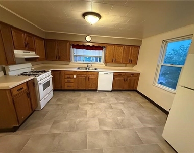 2828 Oak St - Photo Thumbnail 6