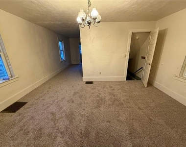2828 Oak St - Photo Thumbnail 2