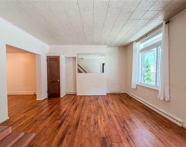 216 57th St - Photo Thumbnail 7