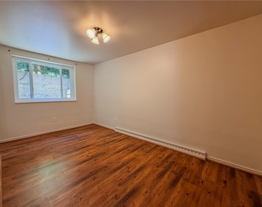 216 57th St - Photo Thumbnail 9