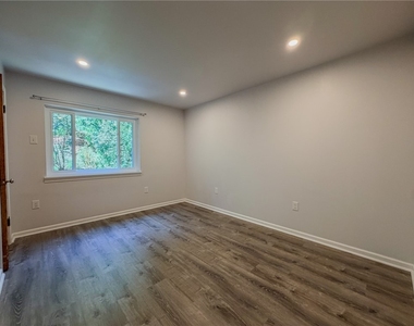 216 57th St - Photo Thumbnail 18