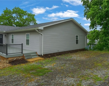 303 Garfield Ave - Photo Thumbnail 28