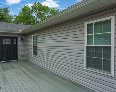 303 Garfield Ave - Photo Thumbnail 1