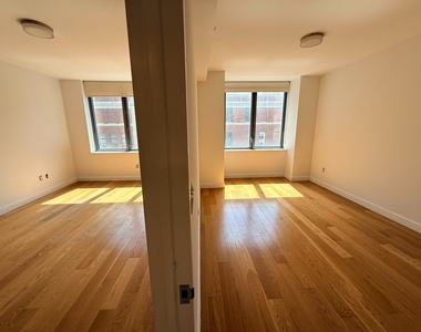  West 57th Street - Photo Thumbnail 8