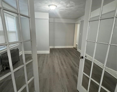 2003 Watson Boulevard - Photo Thumbnail 7