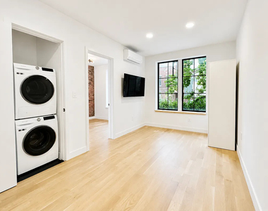 25-11 34th Street - Photo Thumbnail 4
