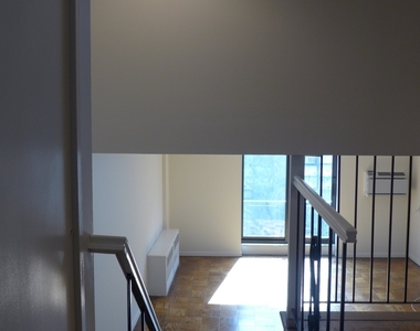 359 East 62nd Street - Photo Thumbnail 2